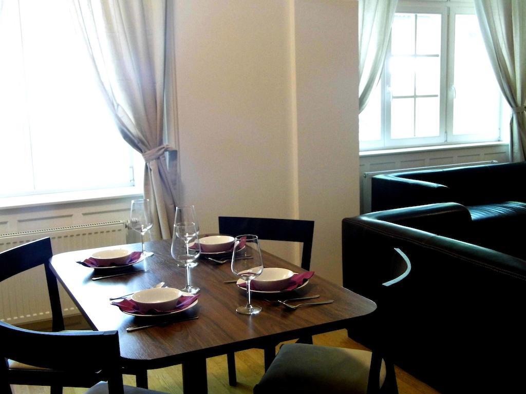 Lion Apartments Medena, Big Size, High Ceilings Bratislava Kamer foto