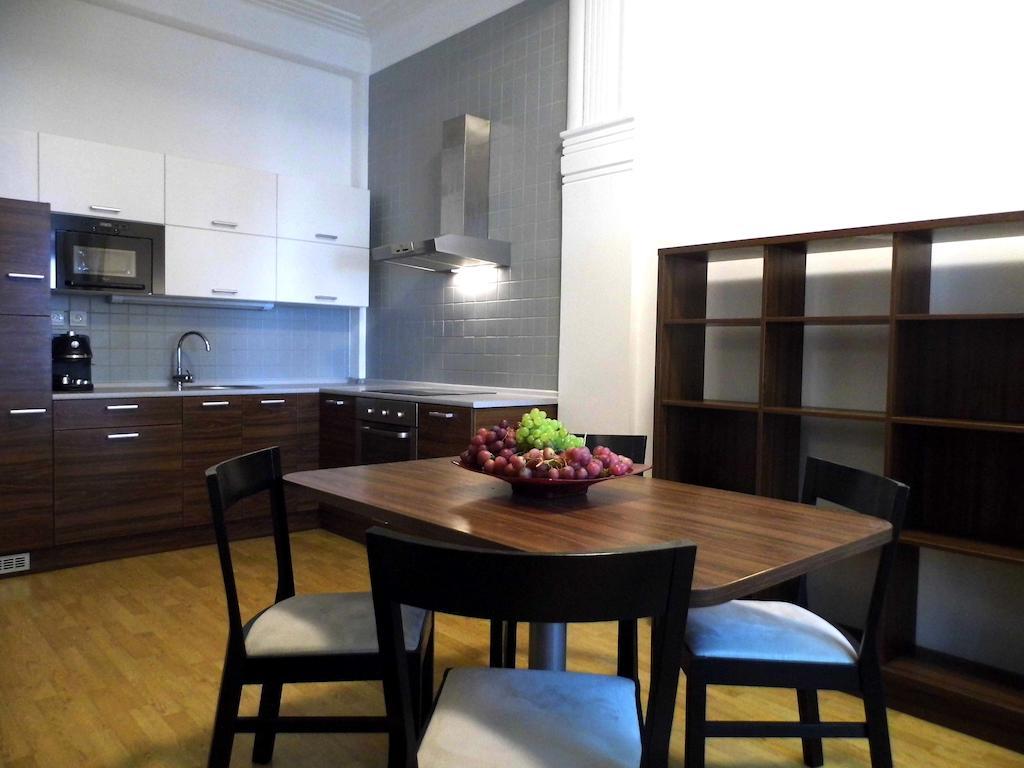 Lion Apartments Medena, Big Size, High Ceilings Bratislava Kamer foto