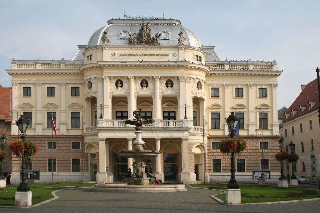 Lion Apartments Medena, Big Size, High Ceilings Bratislava Buitenkant foto