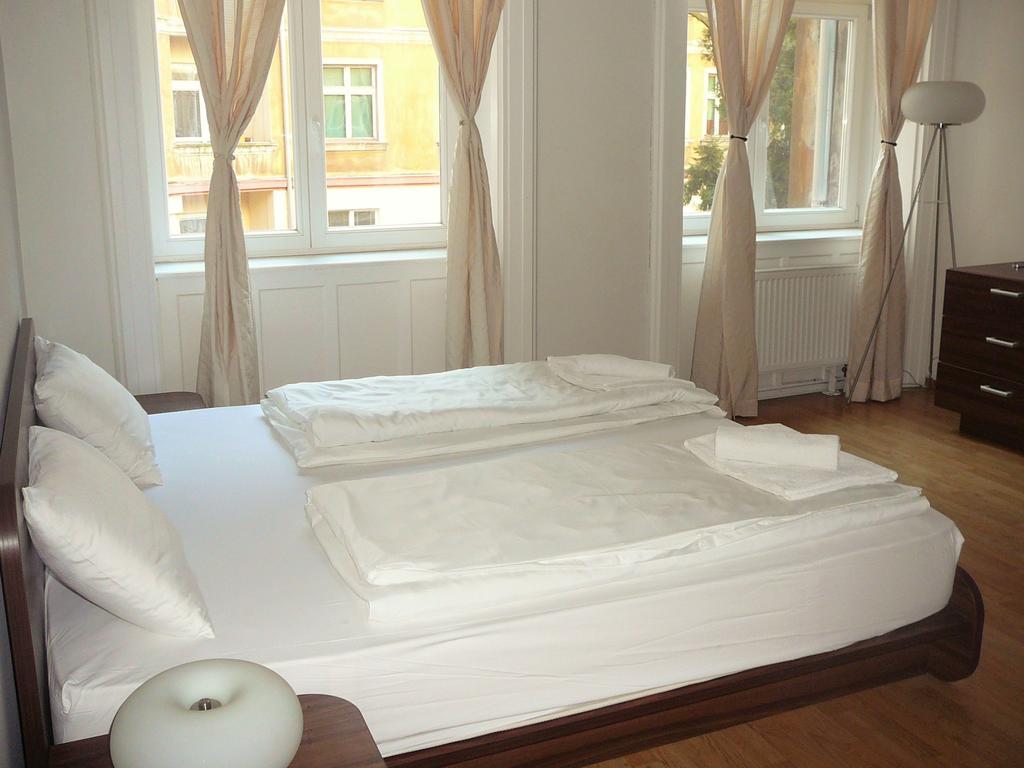 Lion Apartments Medena, Big Size, High Ceilings Bratislava Buitenkant foto