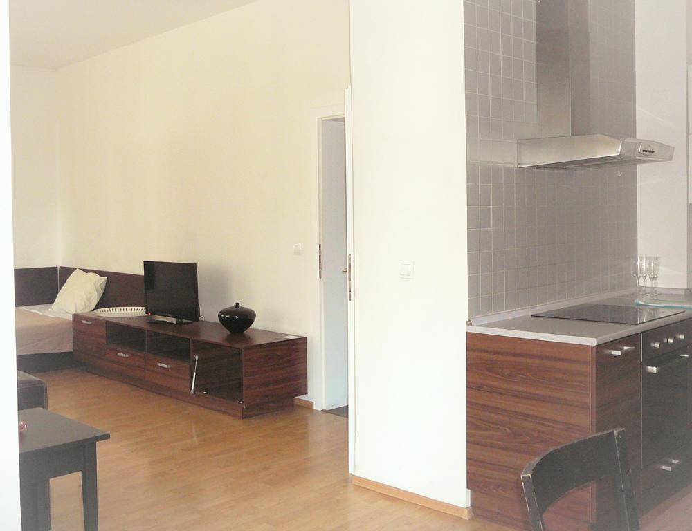 Lion Apartments Medena, Big Size, High Ceilings Bratislava Buitenkant foto