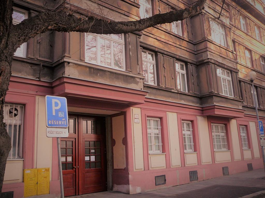 Lion Apartments Medena, Big Size, High Ceilings Bratislava Buitenkant foto